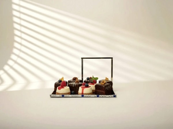 SQUARE SILVER TRAY WITH HANDLE